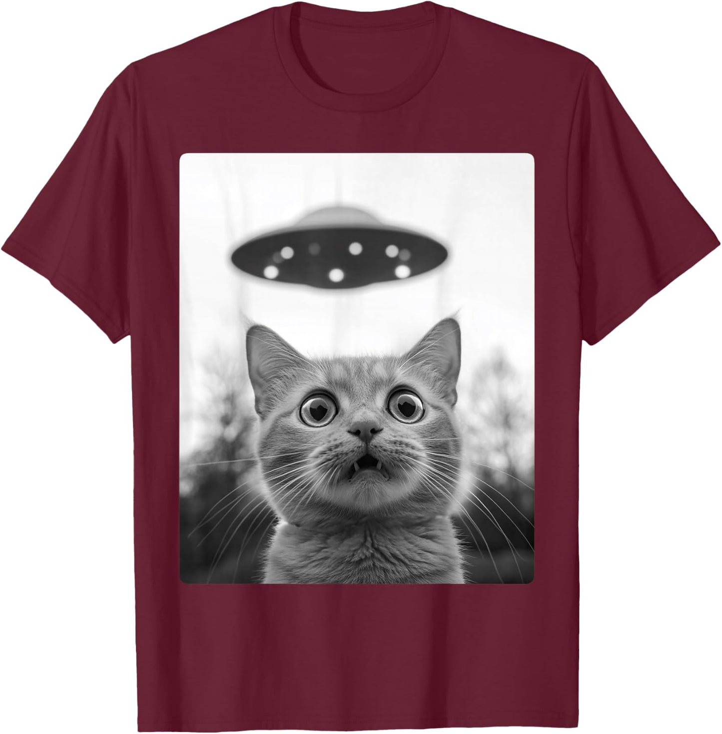 Cat Selfie Alien Cats in Front of Ufo Space Aliens T-Shirt - T-Shirt | Maroon