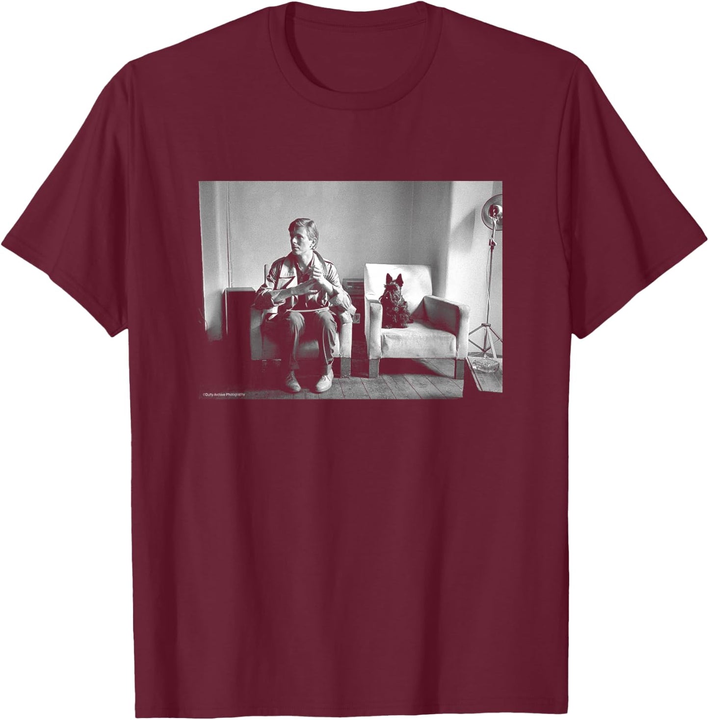 Duffy Archive Photography Lodger Shoot David Bowie With Dog T-Shirt - T-Shirt | Maroon