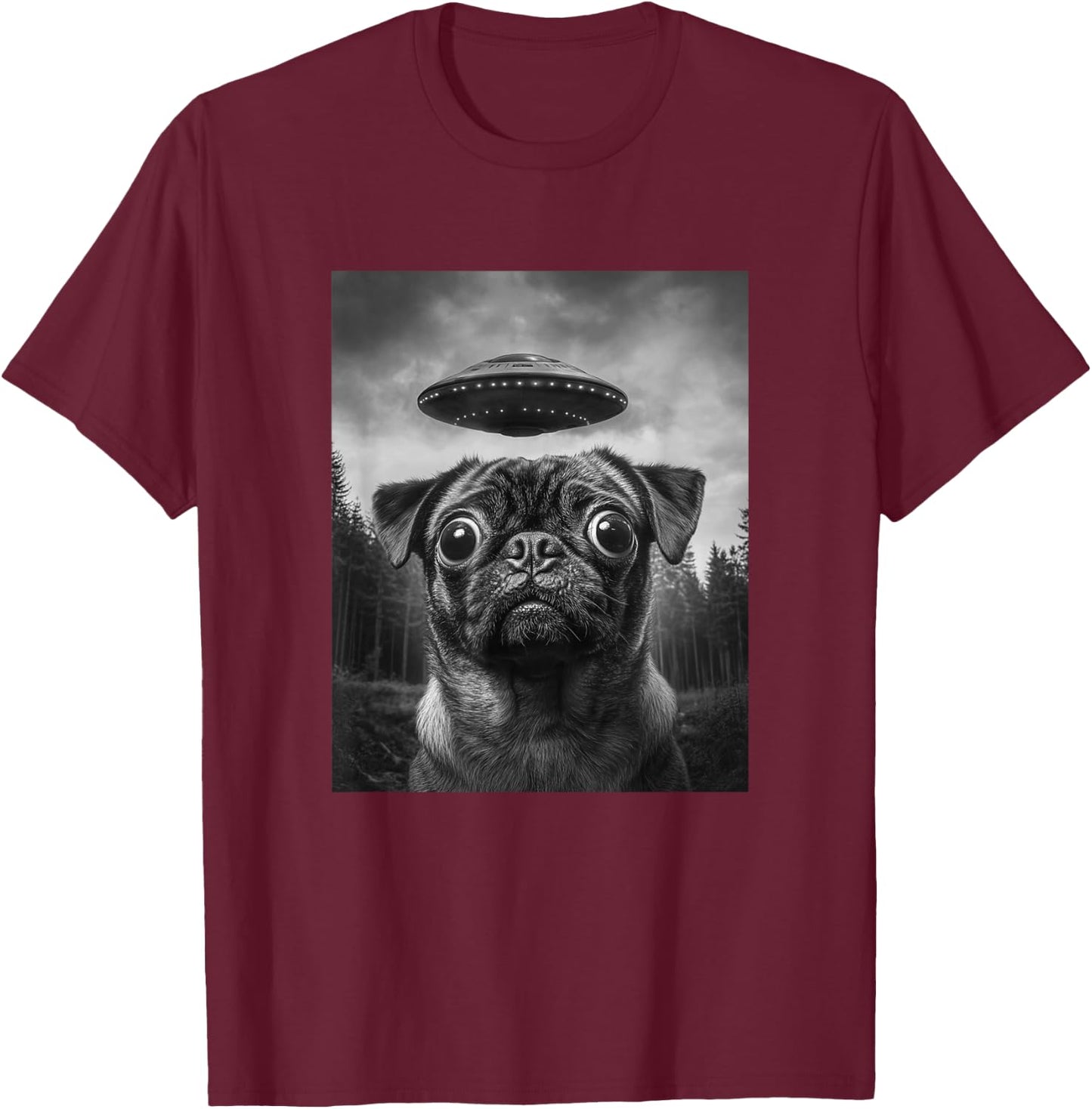Funny Alien Pug Selfie with UFO T-Shirt - T-Shirt | Maroon