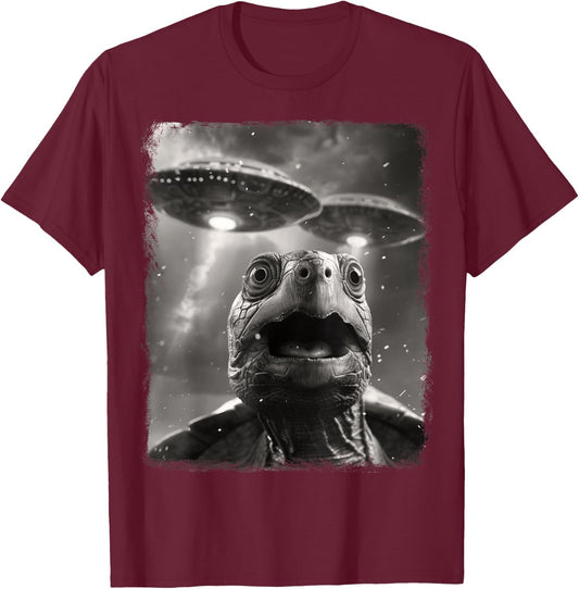 Turtle Sea Turtle UFO Alien Extraterrestrial Selfie T-Shirt - T-Shirt | Maroon