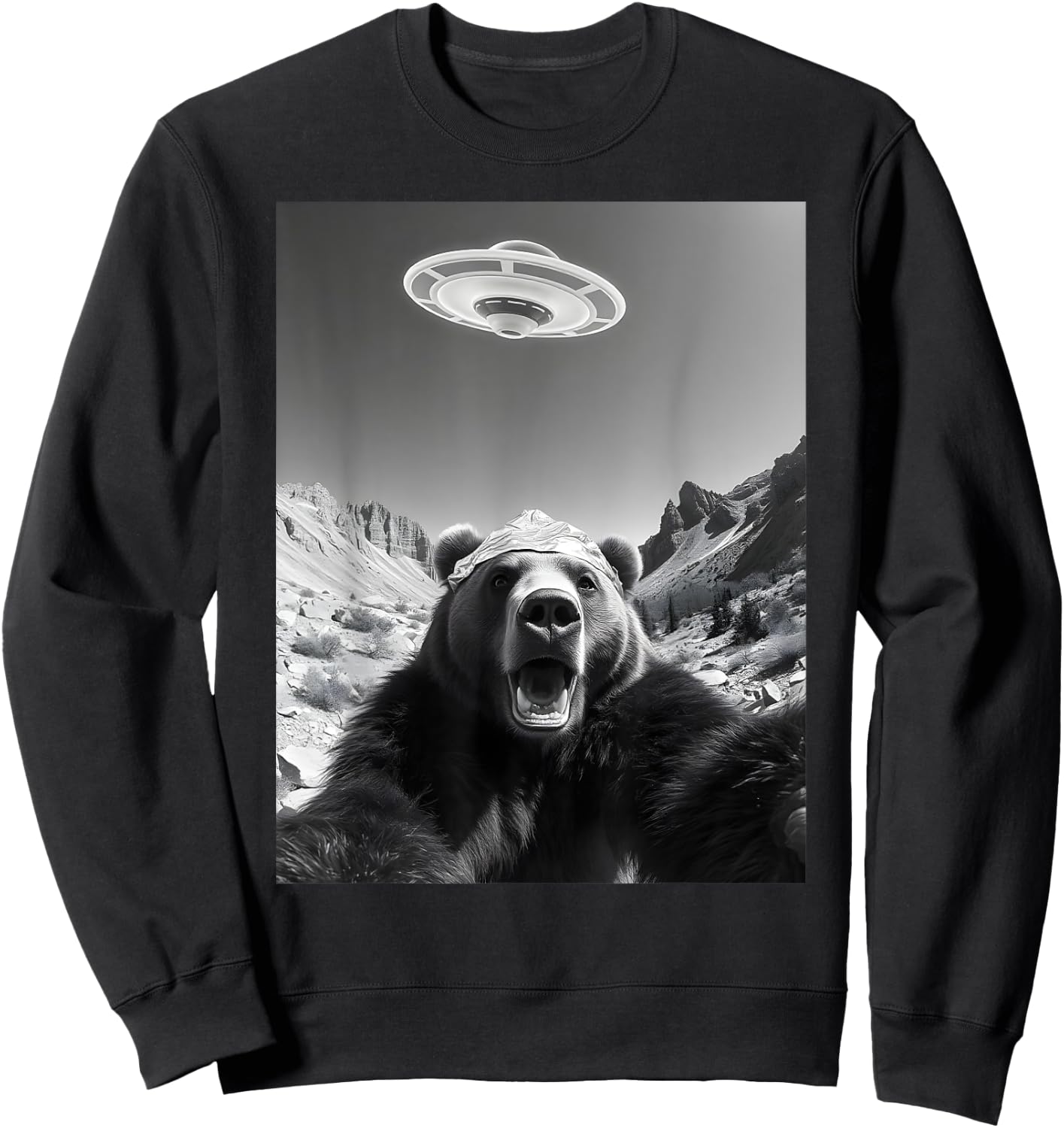 Bear Selfie With UFO Hilarious Alien Encounter Meme Sweatshirt - Sweatshirt | Black