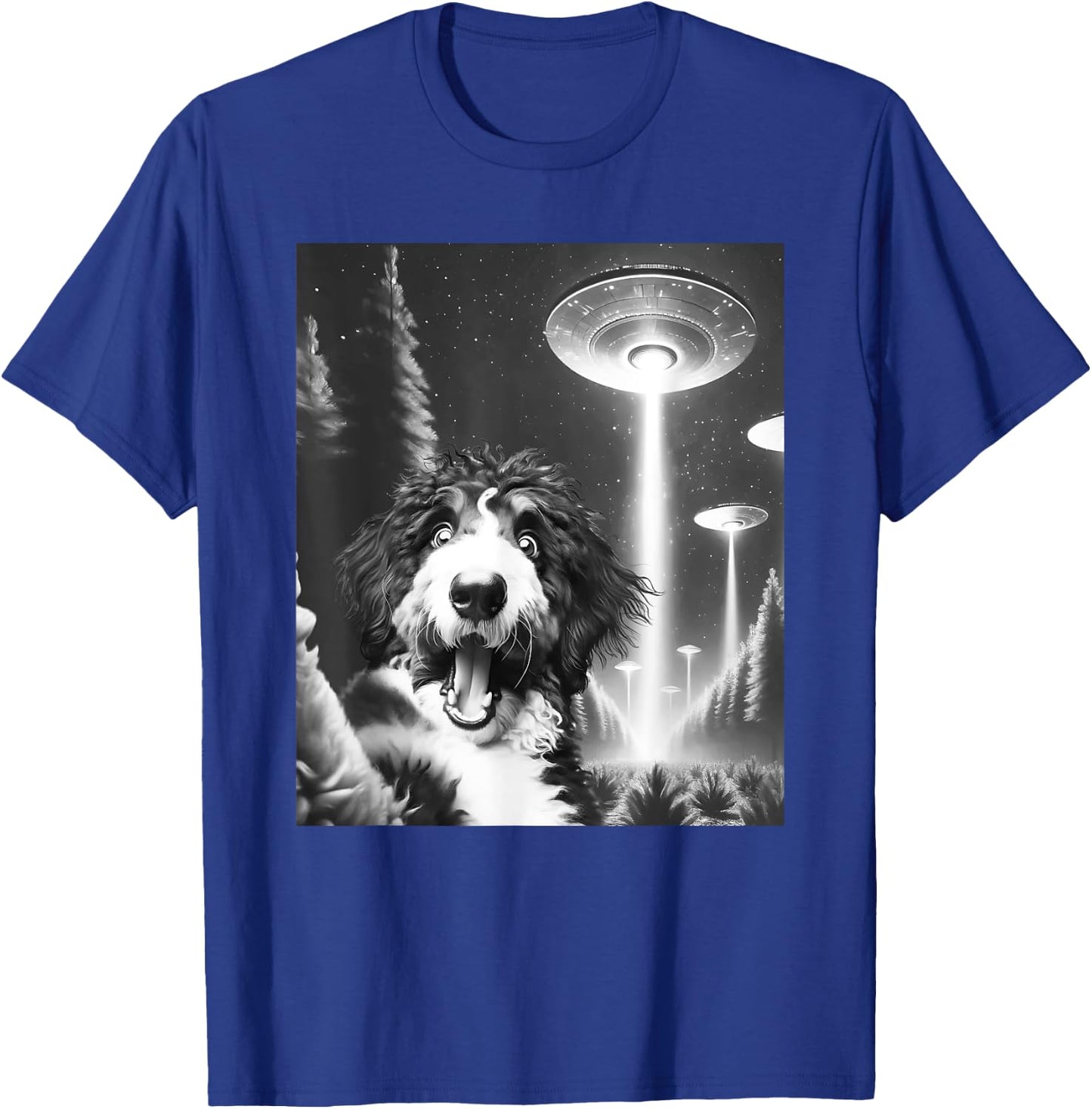Funny Bernedoodle Alien UFO Taking a Selfie Dog Mom Dad Men Women Kids T-Shirt - T-Shirt | Royal