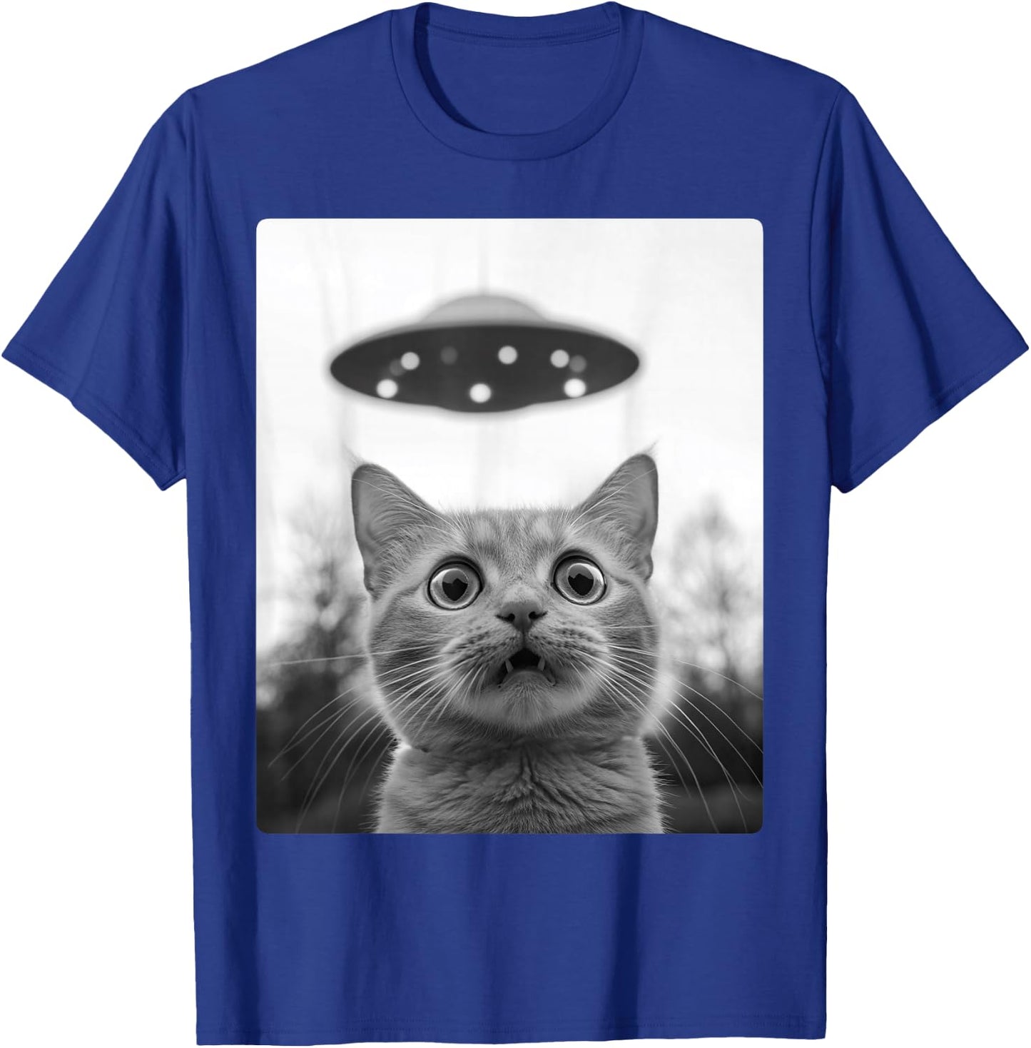 Cat Selfie Alien Cats in Front of Ufo Space Aliens T-Shirt - T-Shirt | Royal