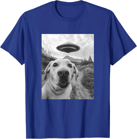 Funny Labrador Selfie with UFO T-Shirt - T-Shirt | Royal