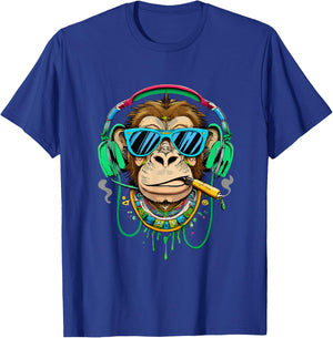 Monkey smoking cannabis, marijuana enjoys songs T-Shirt - T-Shirt | Royal