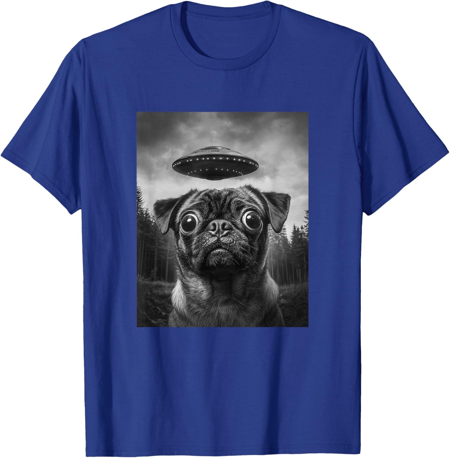Funny Alien Pug Selfie with UFO T-Shirt - T-Shirt | Royal