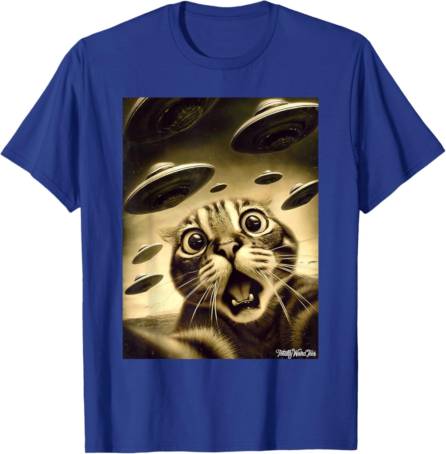 Funny Cat UFO Invasion Alien Fun T-Shirt - T-Shirt | Royal