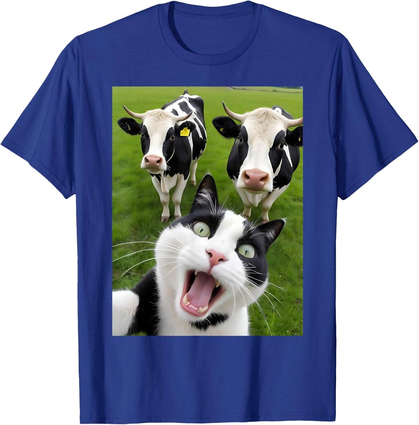 Funny Black And White Cat Cow Selfie T-Shirt - T-Shirt | Royal