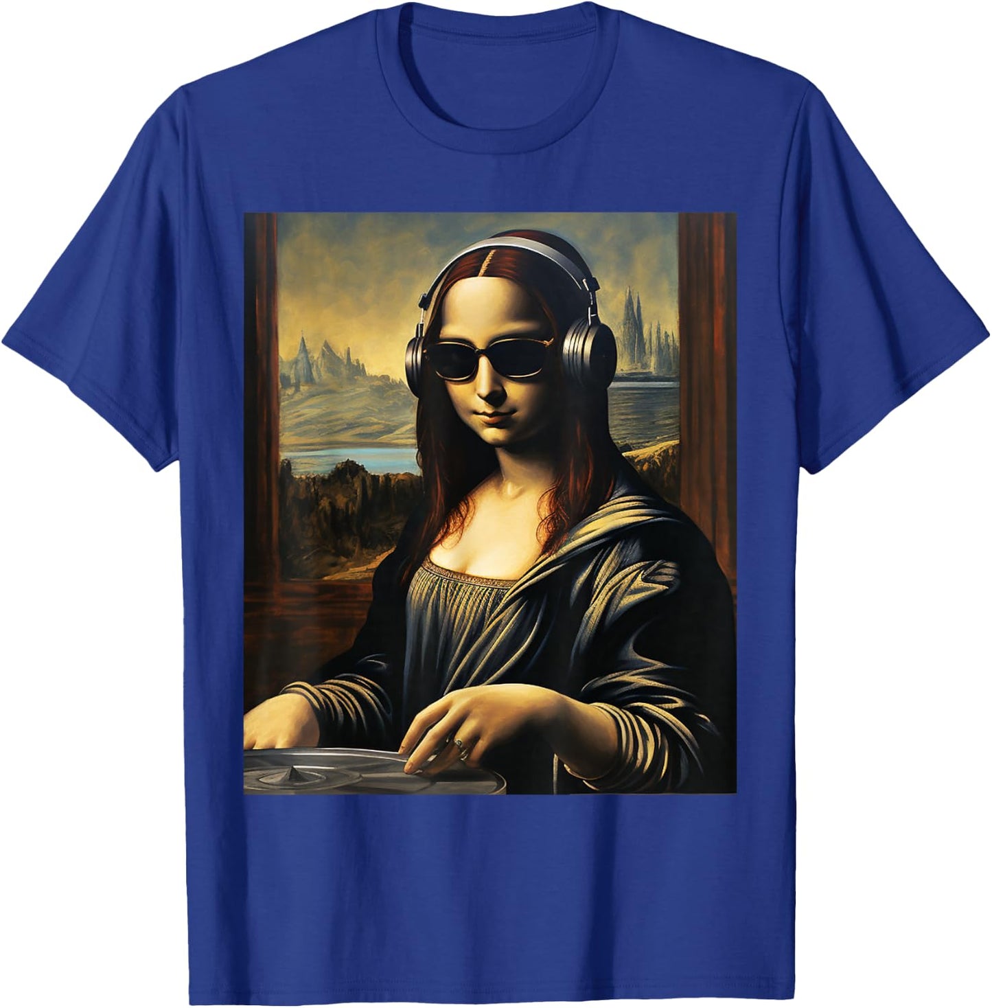 Mona Lisa as DJ | Trending Aesthetic Streetwear T-Shirt - T-Shirt | Royal