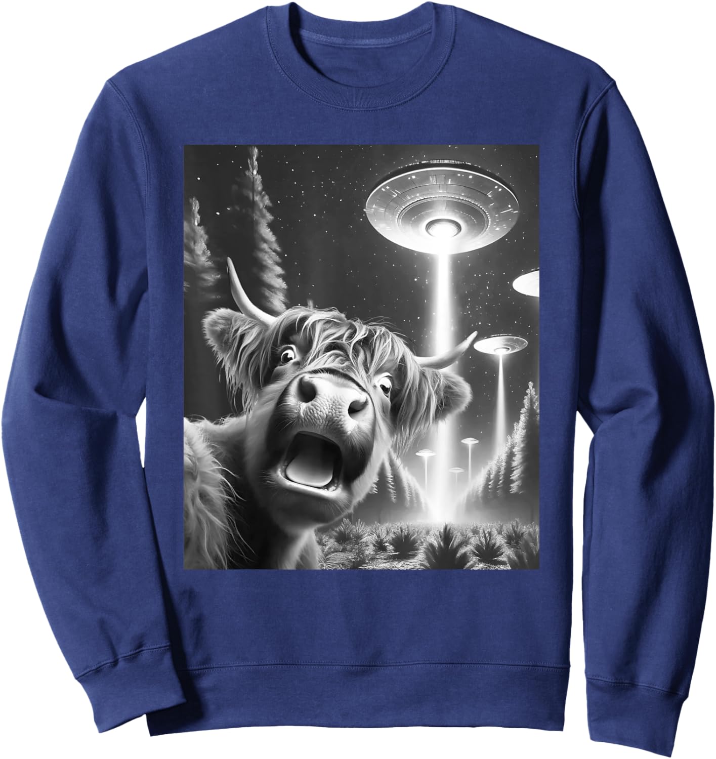 Funny Highland Cow Alien UFO Taking a Selfie Animal Lover Sweatshirt - Sweatshirt | Navy