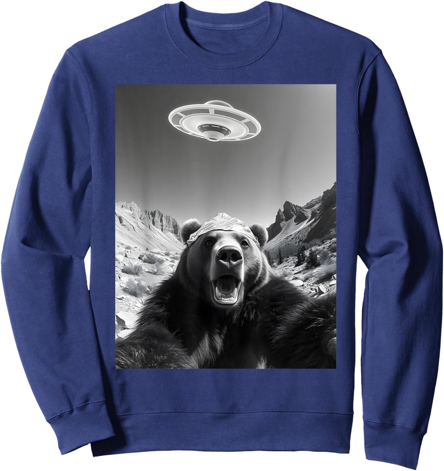 Bear Selfie With UFO Hilarious Alien Encounter Meme Sweatshirt - Sweatshirt | Navy