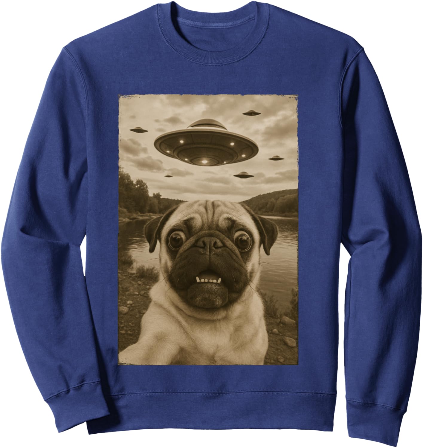 Vintage Pug UFO Encounters - Funny UFO and Pug Selfie Sweatshirt - Sweatshirt | Navy