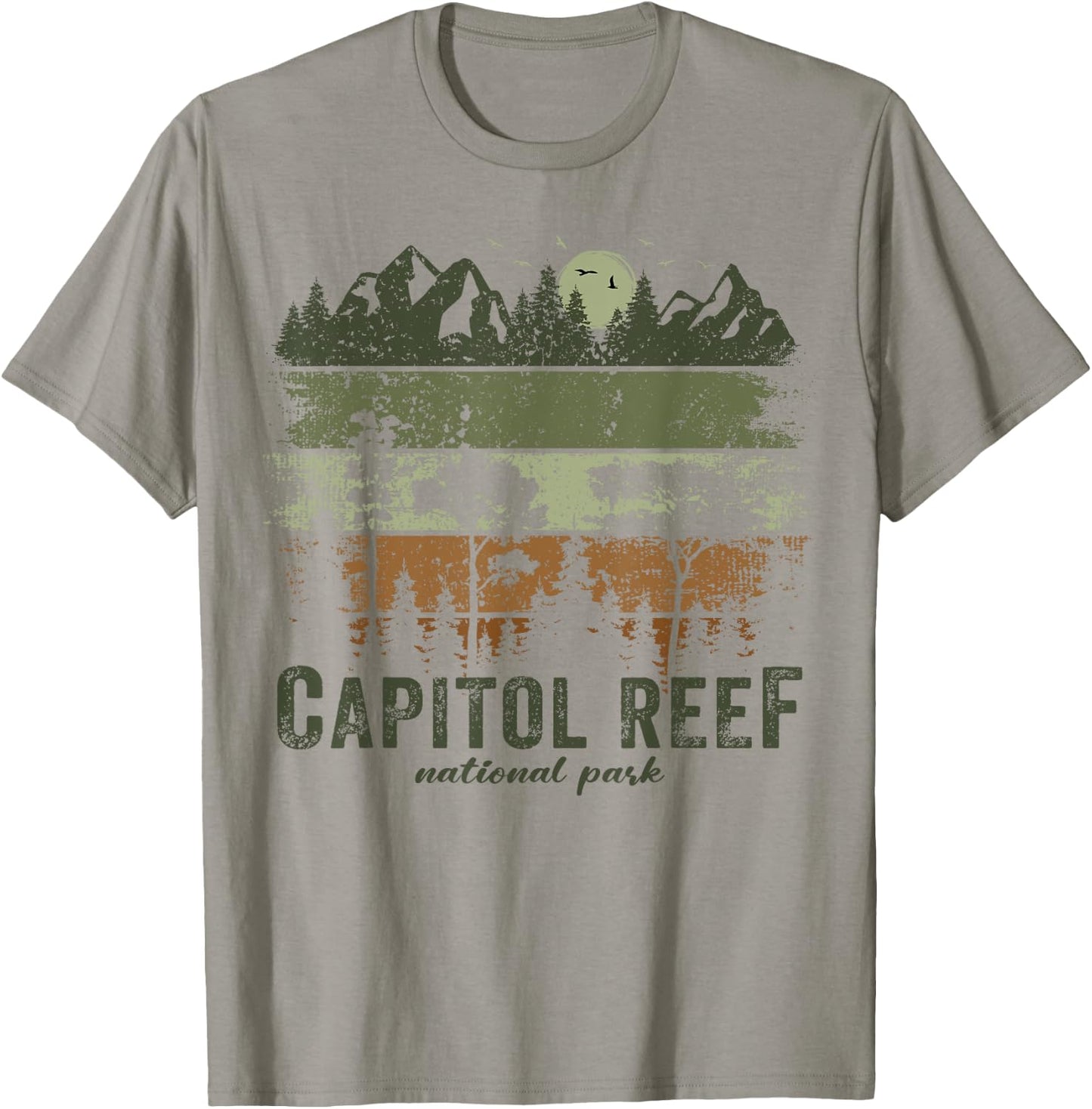Retro Capitol Reef National Park US Vintage Capitol Reef T-Shirt - T-Shirt | Sand