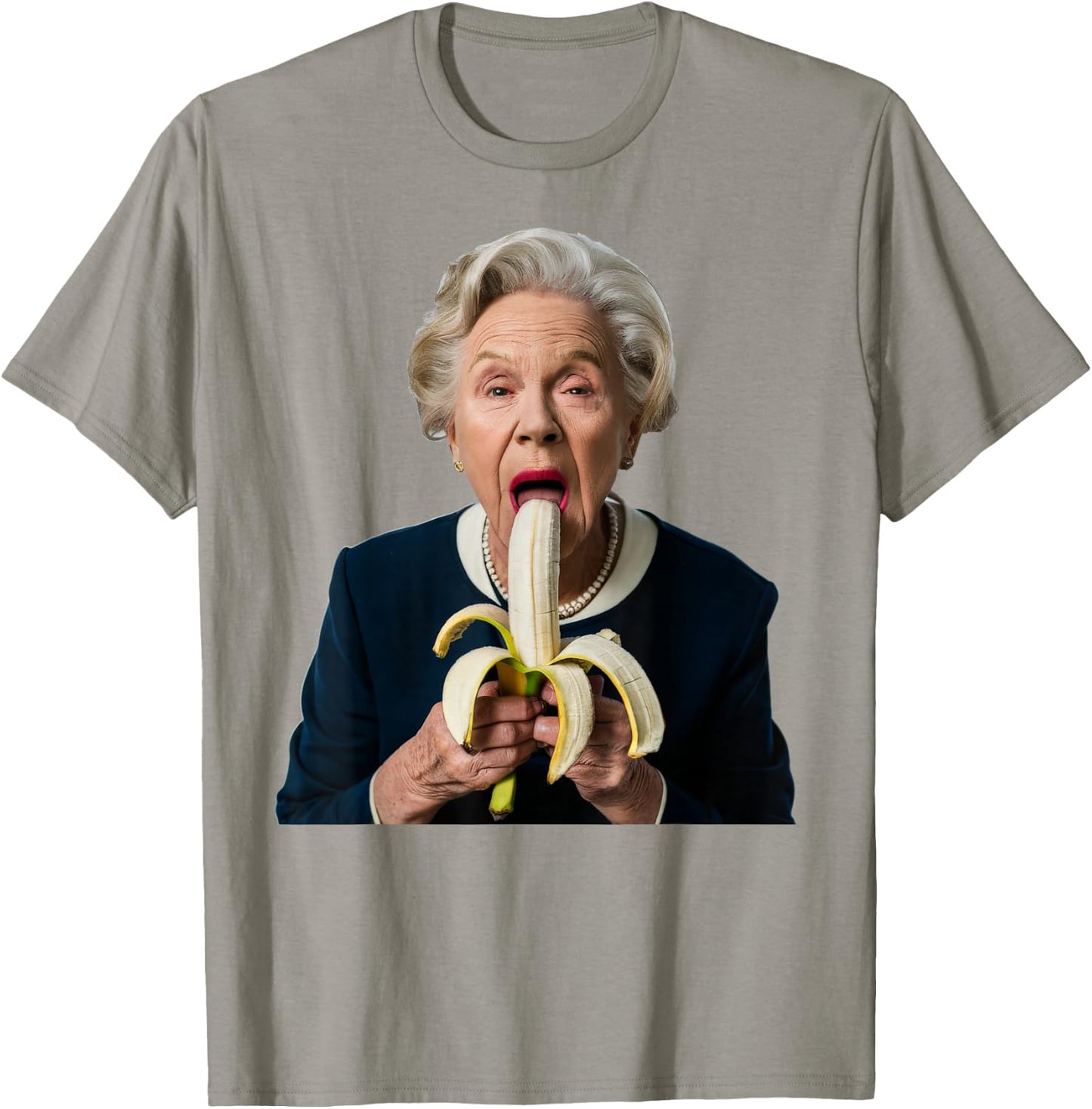 Oma Leckt Eis Creme Shirts Grandma Eats Banana T-Shirt - T-Shirt | Sand