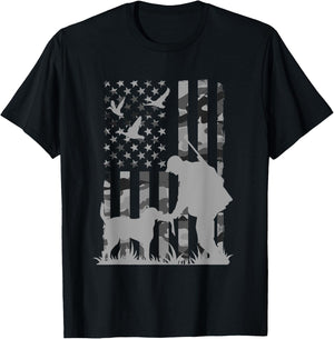 Duck hunting camouflage usa flag labrador retriever Men T-Shirt - T-Shirt | Black