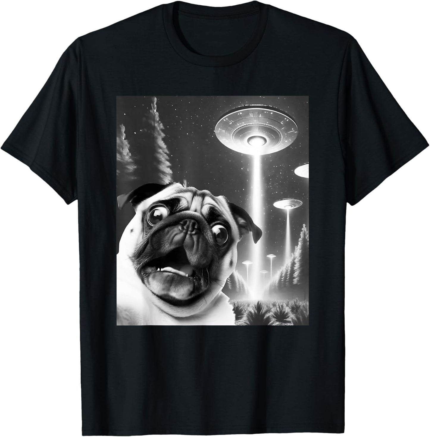 Funny Pug Alien UFO Taking a Selfie Dog Mom Dad T-Shirt - T-Shirt | Black