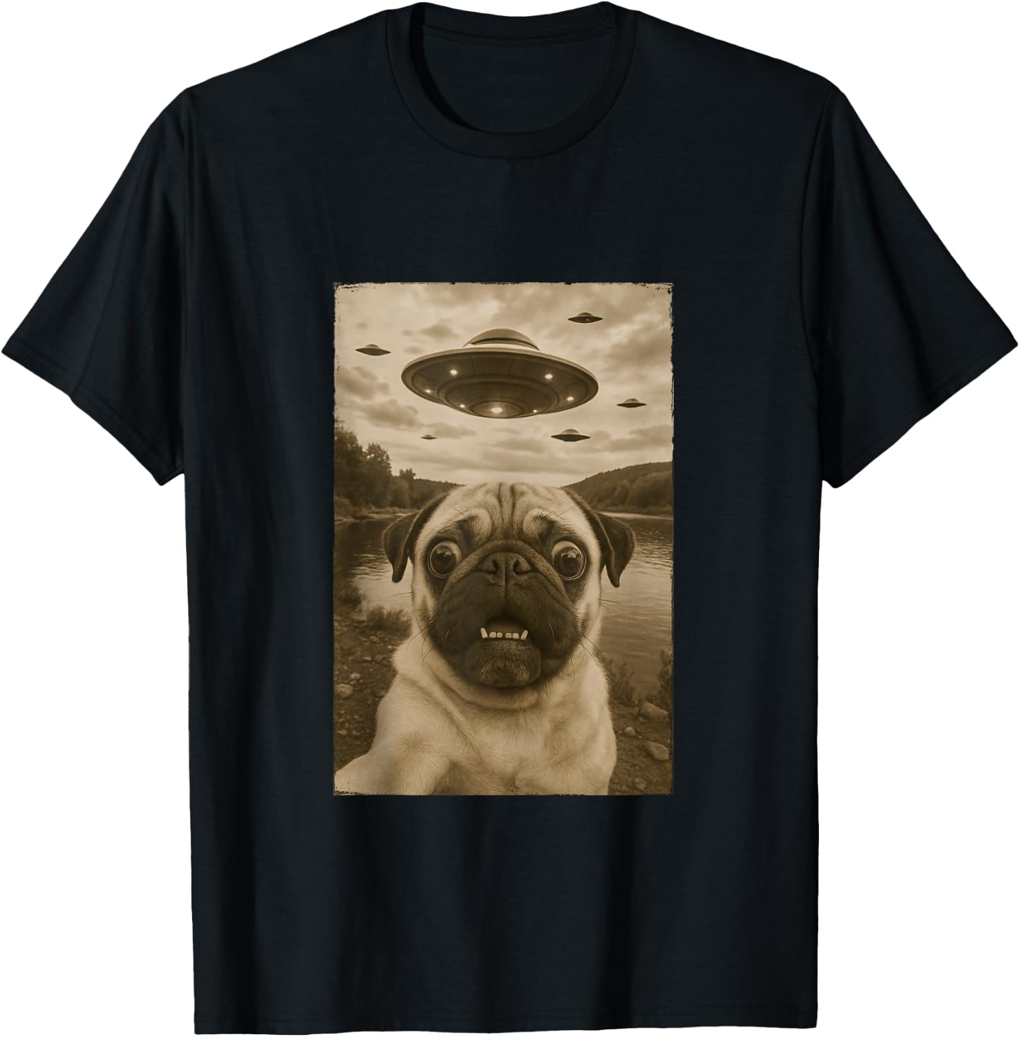 Vintage Pug UFO Encounters - Funny UFO and Pug Selfie T-Shirt - T-Shirt | Black