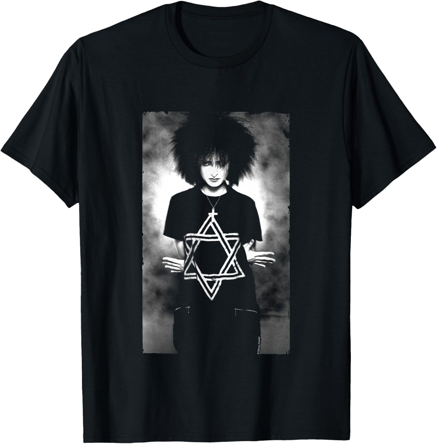 Singer Siouxsie Sioux B&W Studio Photo By Simon Fowler T-Shirt - T-Shirt | Black