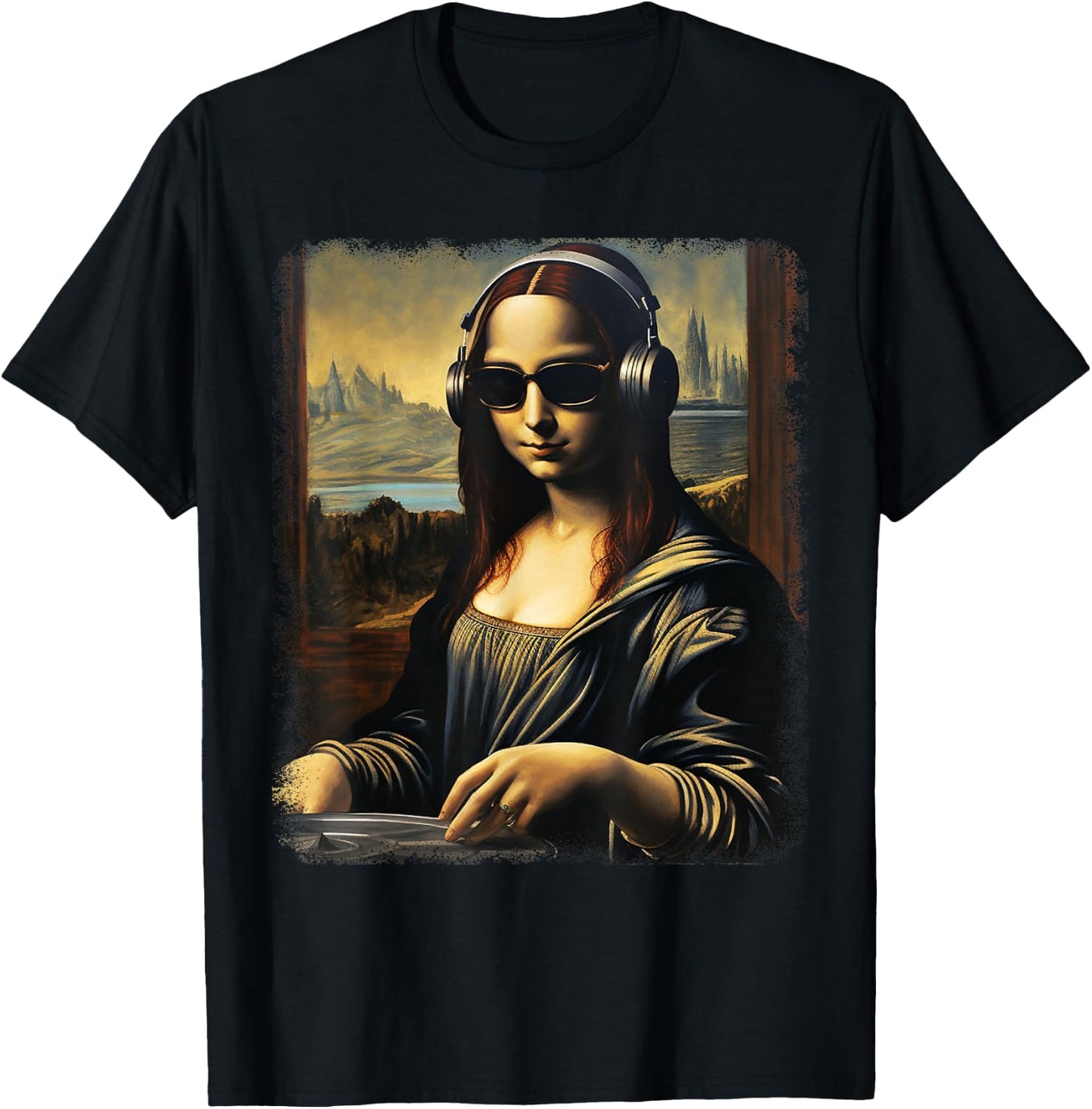 Mona Lisa as DJ | Trending Aesthetic Streetwear T-Shirt - T-Shirt | Black