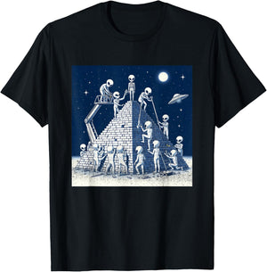 Aliens Building Pyramid T-Shirt - T-Shirt | Black