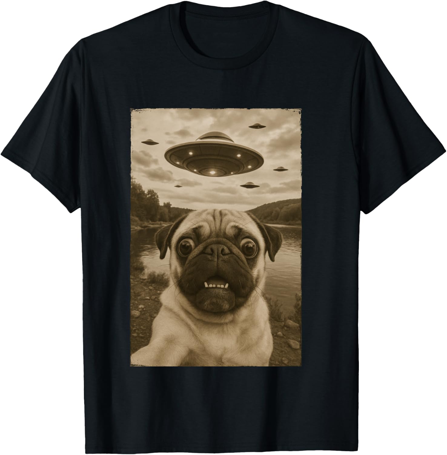 Vintage Pug UFO Encounters - Funny UFO and Pug Selfie T-Shirt - T-Shirt | Black